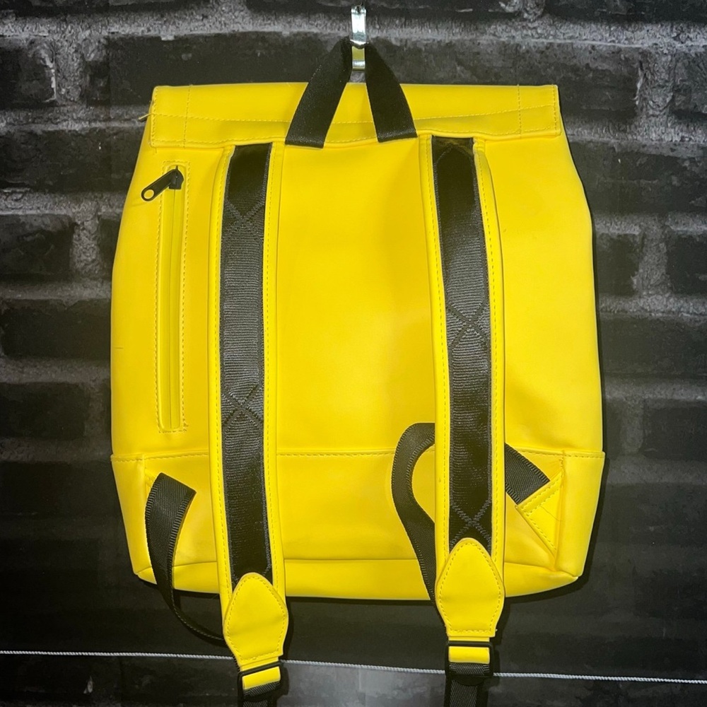 Hunter 20th Anniversary Yellow Medium Backpack Magnetic Closure - Picture 2 of 5